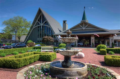 The abbey lake geneva - The Abbey Resort is the only resort on Geneva Lake, offering stunning views, spa treatments, restaurants, and family activities. Learn why it is one of the top …